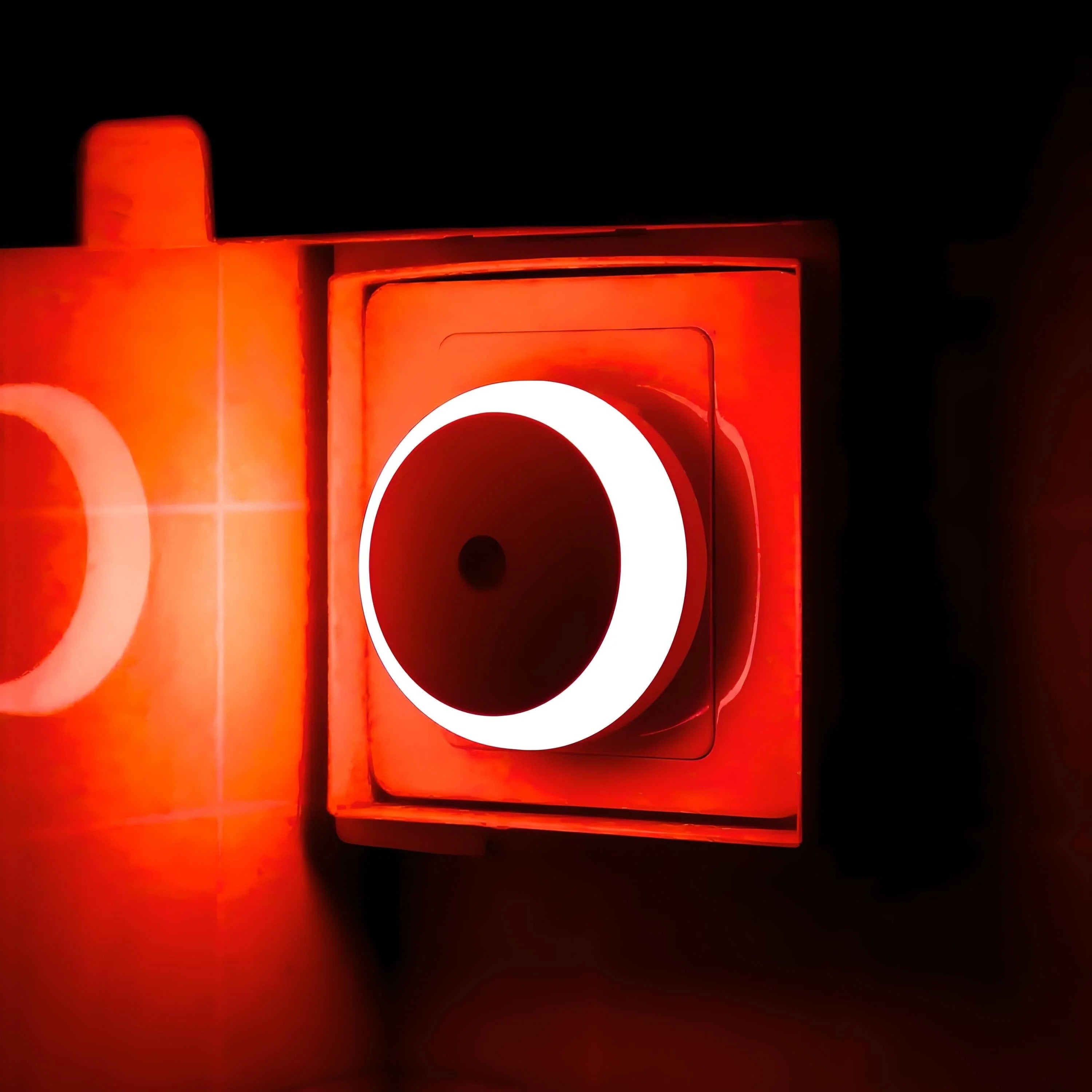 Veilleuse Prise Ronde Rouge